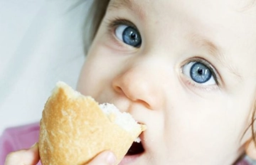 Bebeklerde Çölyak Hastalığı Belirtileri ve Tedavisi Bebeklerde Çölyak Hastalığı Belirtileri ve Tedavisi